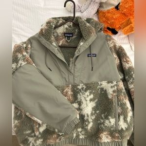 Patagonia pull over